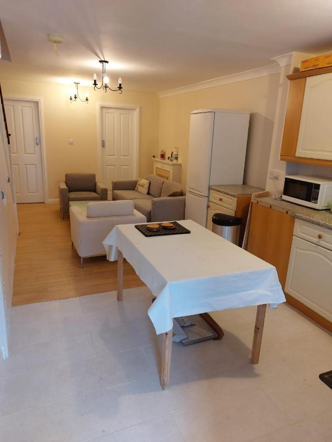 Vibrant Single Room Only For One Adult Southall Zewnętrze zdjęcie